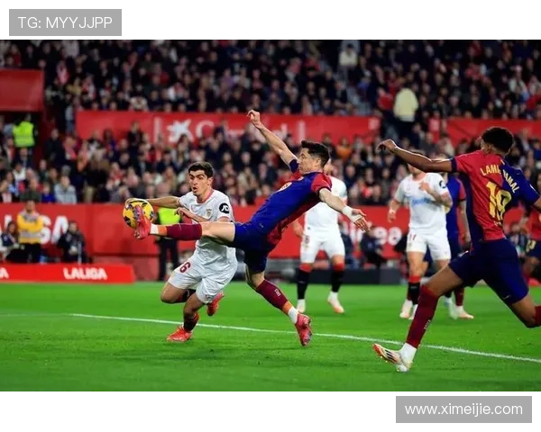 足球明星精彩瞬间高清持球图片展现球场魅力与激情