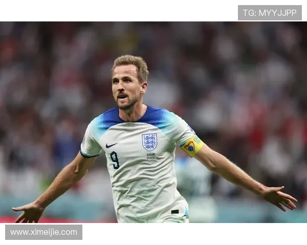 足球明星蒙眼睛高清图片欣赏展现独特魅力与风采的瞬间